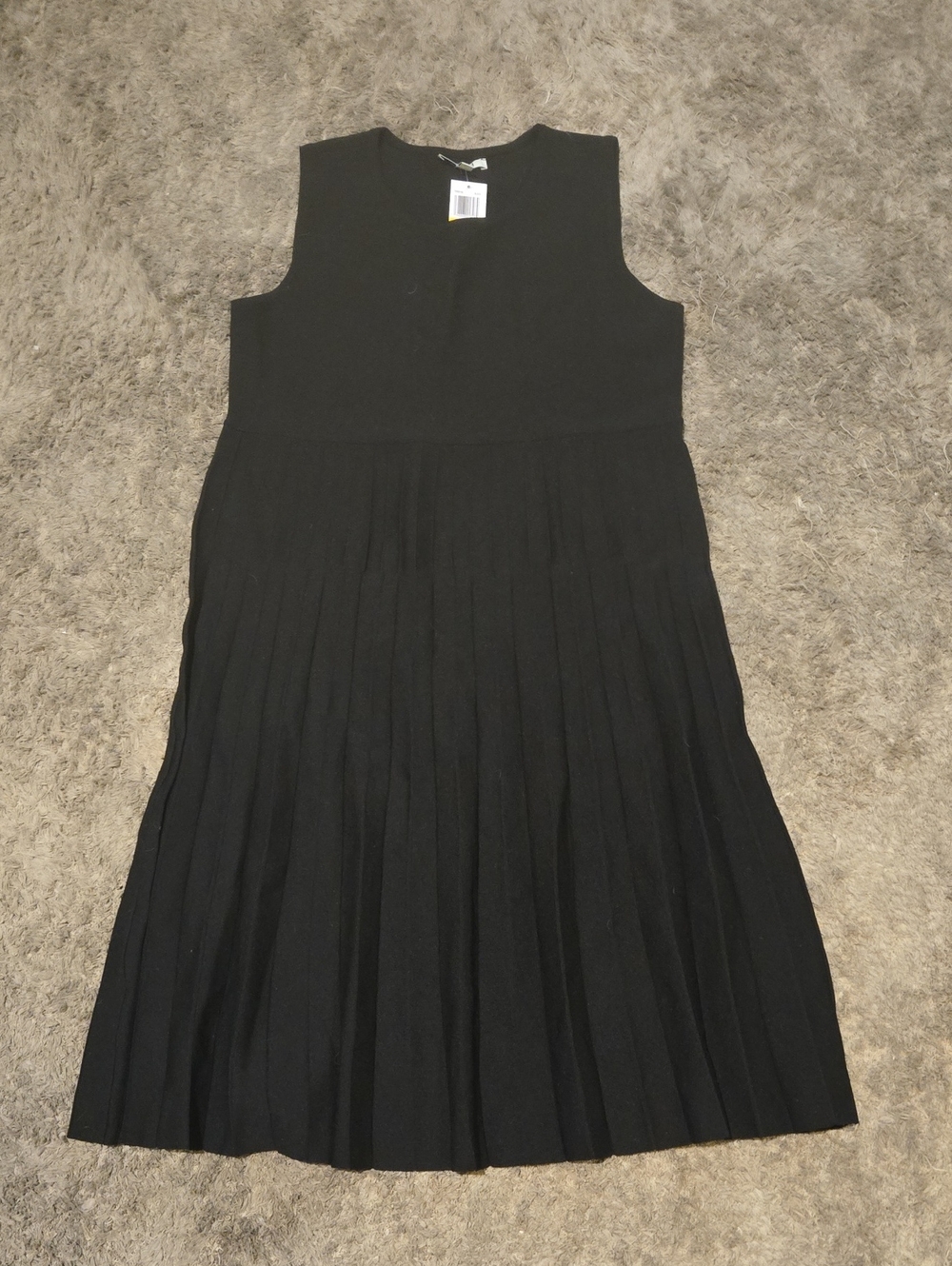 Edited Black Sleeveless Pleated Midi Dress